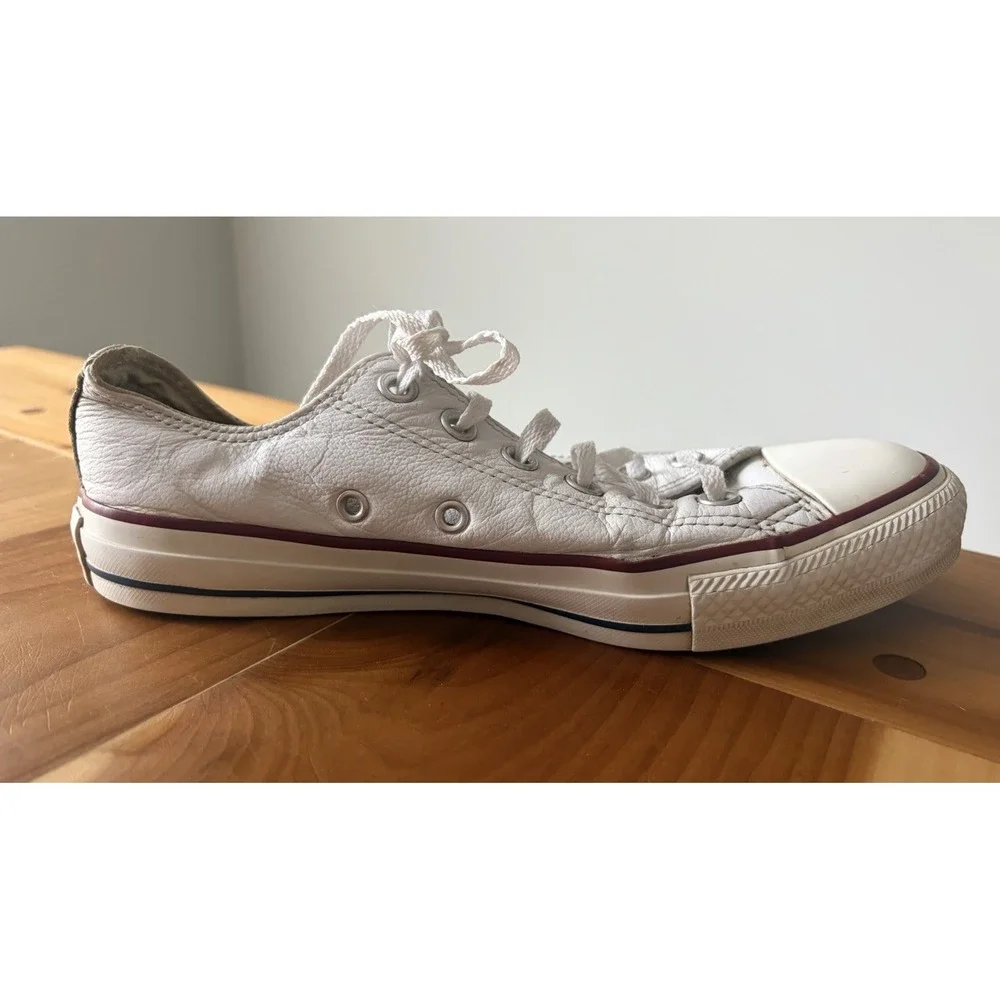 Converse Sneakers Unisex Womens 7 Mens 5 White Chuck Taylor All Star Leather Low